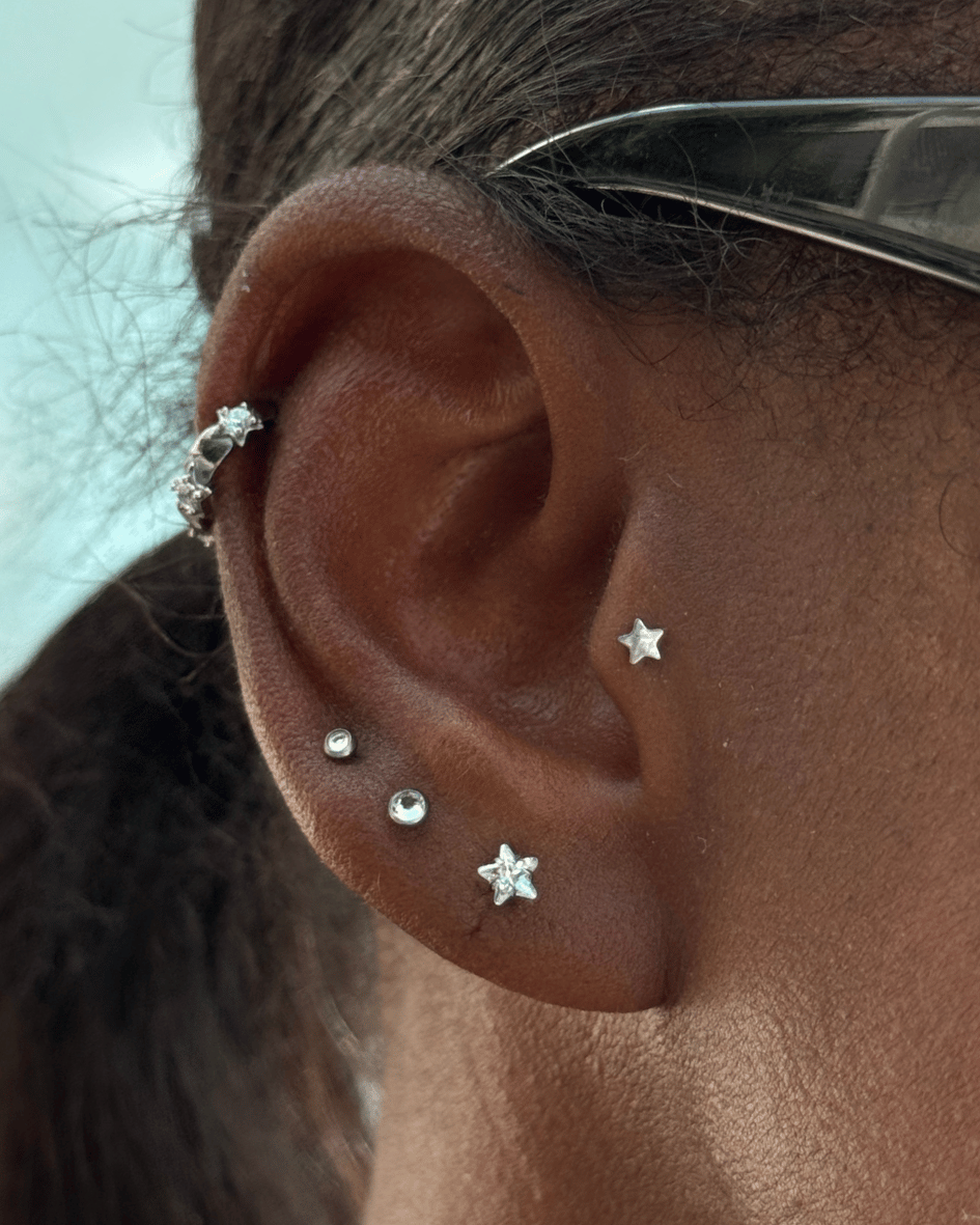 Joyería de titanio para piercing en Lola Tattoo Marbella - joyeria-03