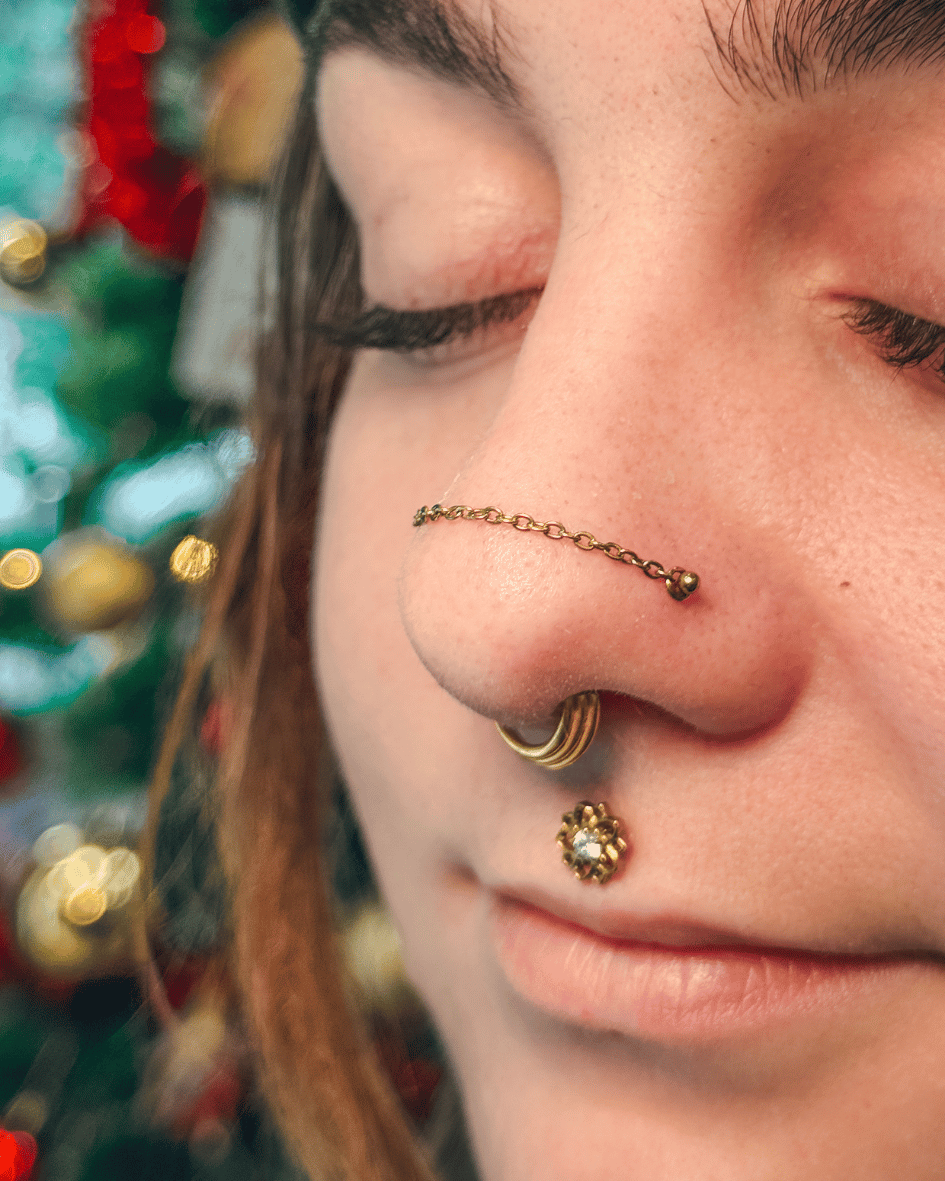 Joyería de titanio para piercing en Lola Tattoo Marbella - joyeria-06