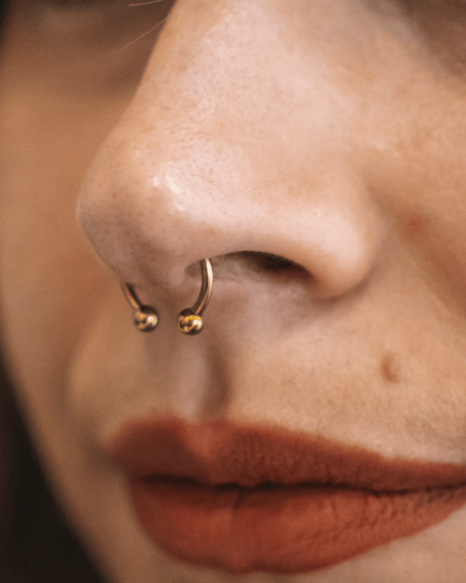 Joyería de titanio para piercing en Lola Tattoo Marbella - joyeria-07