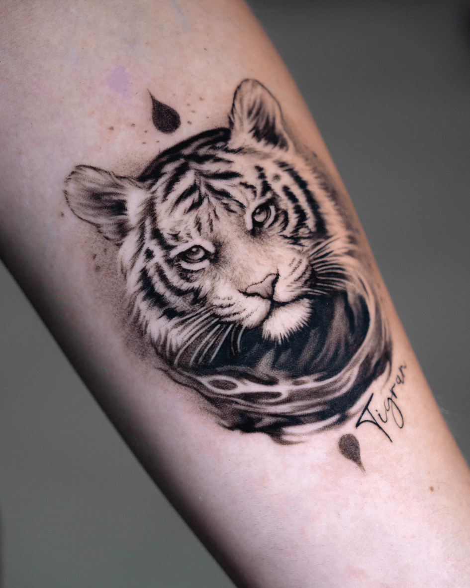 Tatuaje realizado en Lola Tattoo Studio Marbella - tattoo-16